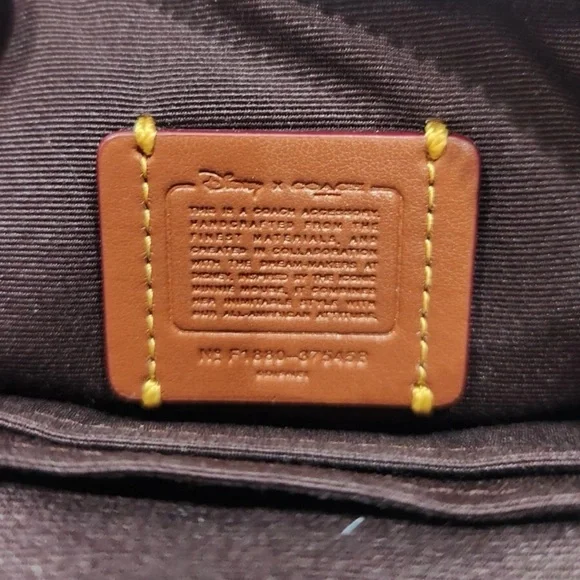 Coach x Disney Minnie Mouse Pebble Leather Wristlet Wallet - Picture 4 of 4